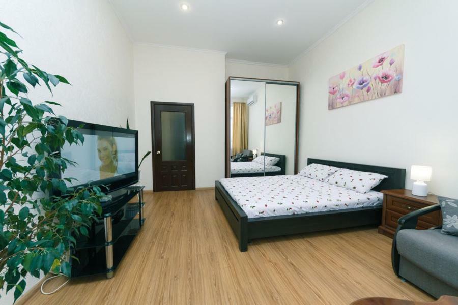 Apartment On Saksahanskoho Street Kiev Bagian luar foto
