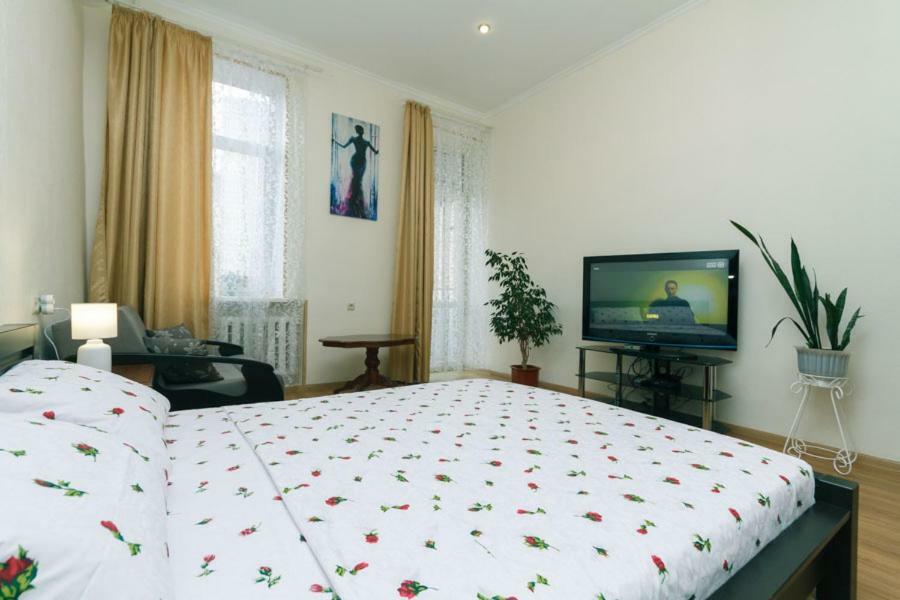 Apartment On Saksahanskoho Street Kiev Bagian luar foto