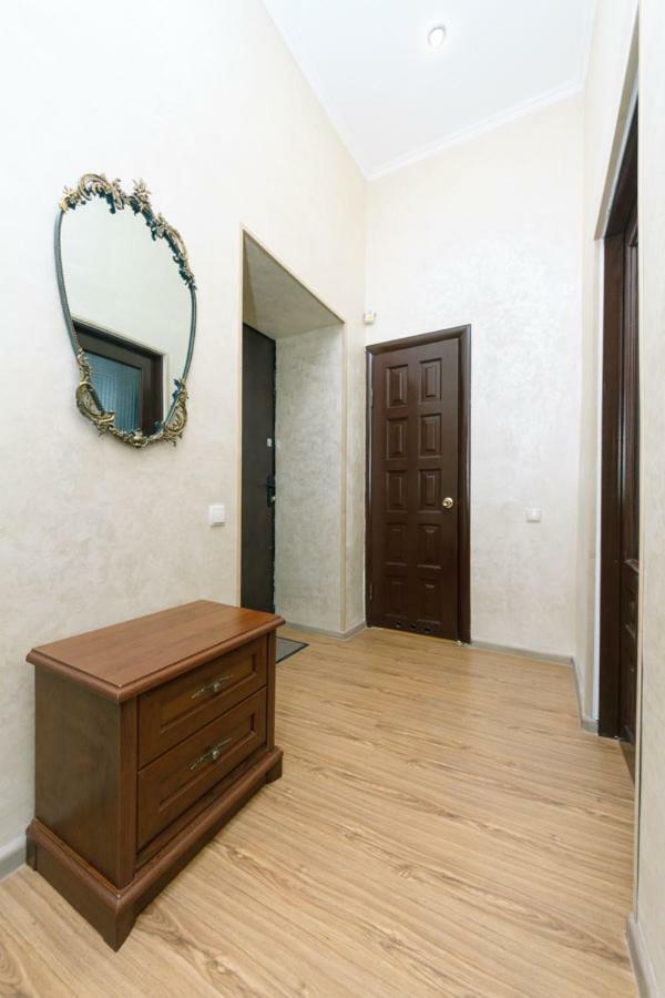 Apartment On Saksahanskoho Street Kiev Bagian luar foto